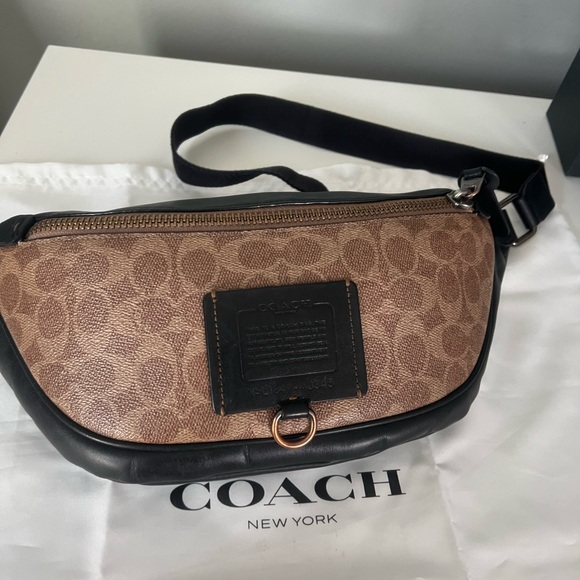 Coach Men’s Brown and Black Belt Bag - Picture 3 of 7